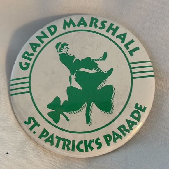 Vintage Saint Patricks parade, grand marshal button pin - Picture 3 of 3